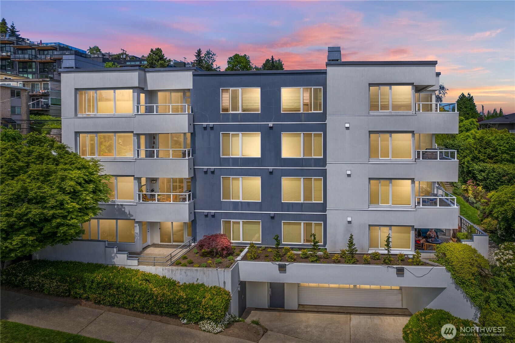 Property Photo: 1400 Taylor Avenue N 203 WA 98109