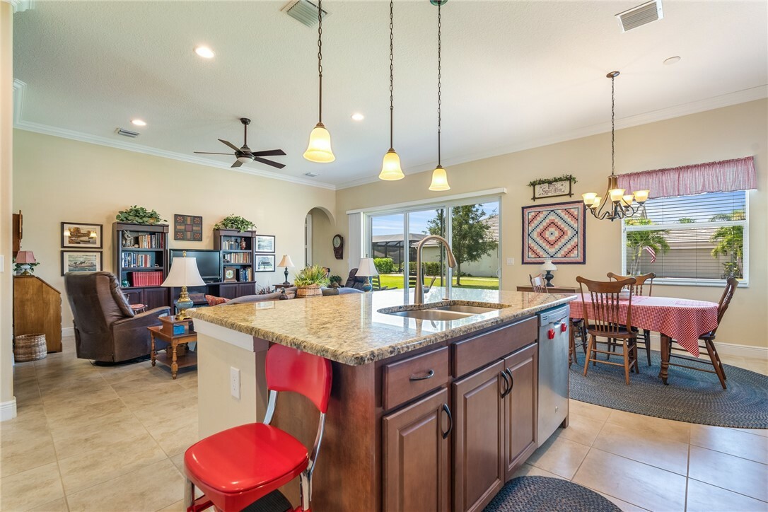 Property Photo: 6104 Graysen Square FL 32962