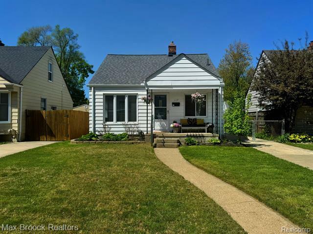 Property Photo: 117 E Webster Road MI 48073