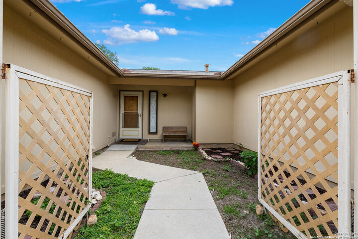 Property Photo:  5111 Oldstead  TX 78228 