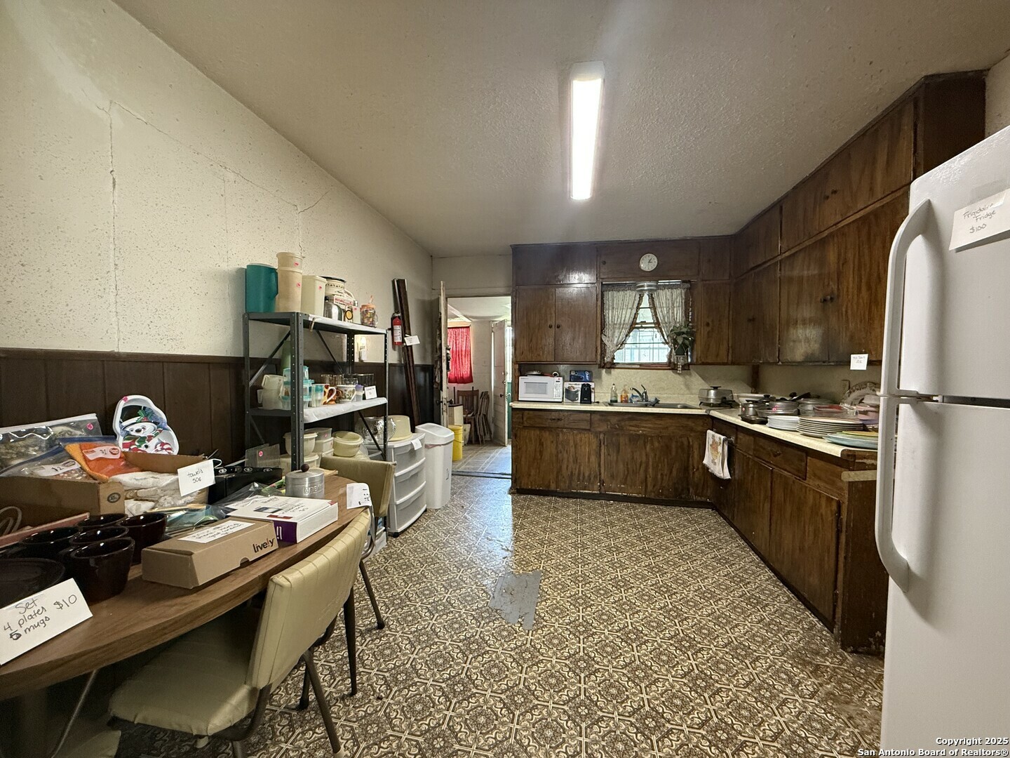 Property Photo: 318 Uvalde TX 78210