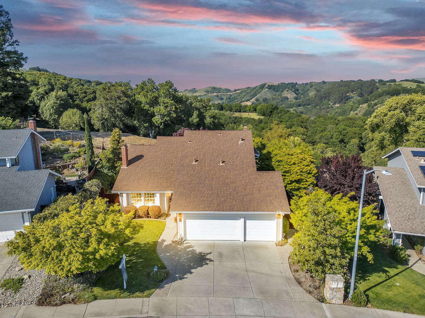 Property Photo: 6022 Slopeview Court CA 94552