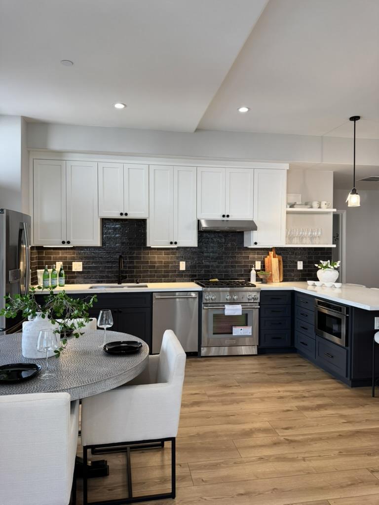 Property Photo: 200 Sheridan Ave. 303 CA 94306