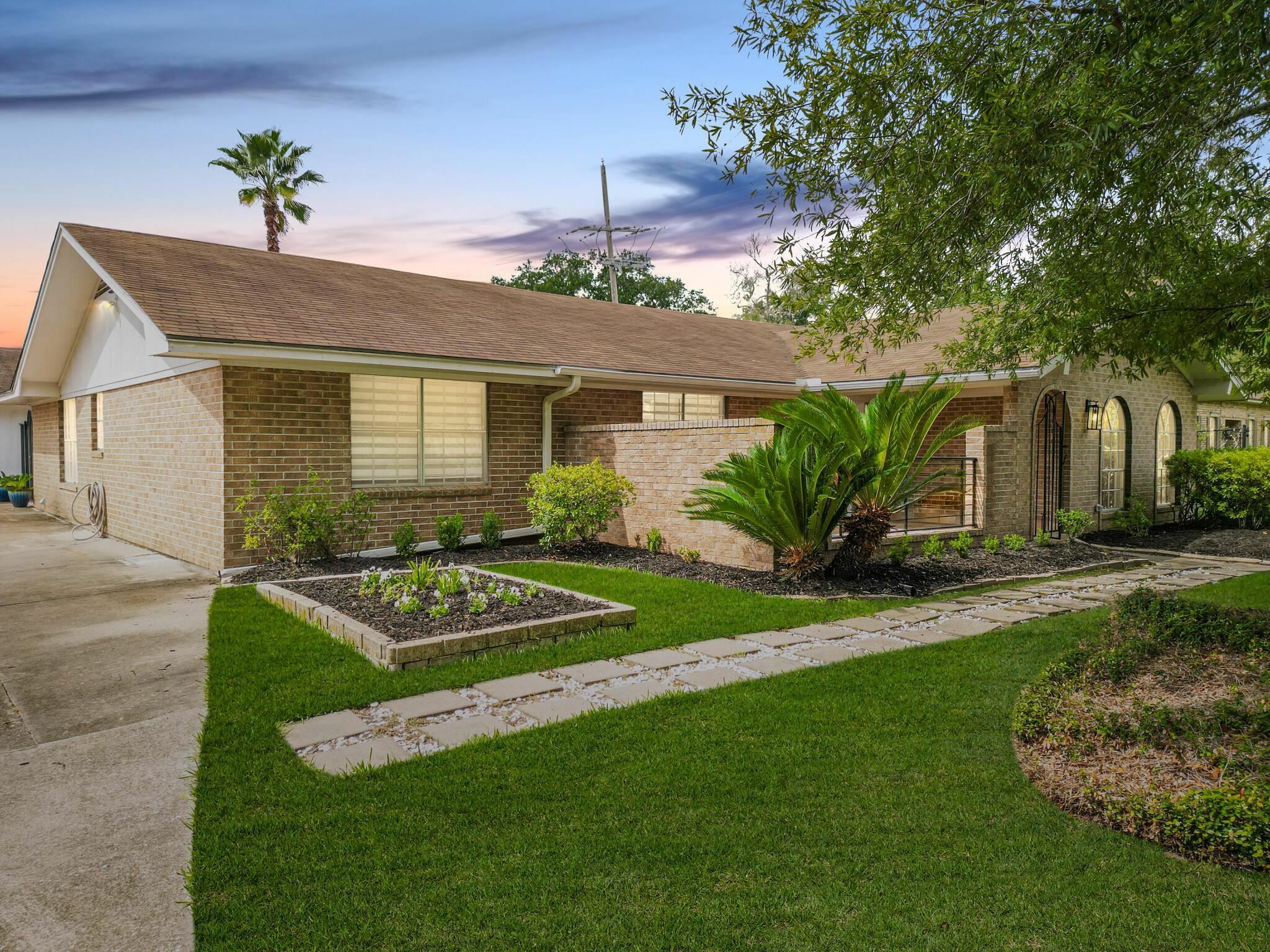 Property Photo:  1165 Ivy Ln.  TX 77706 