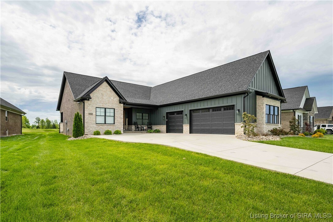 Property Photo: 1842 Augusta Boulevard IN 47126