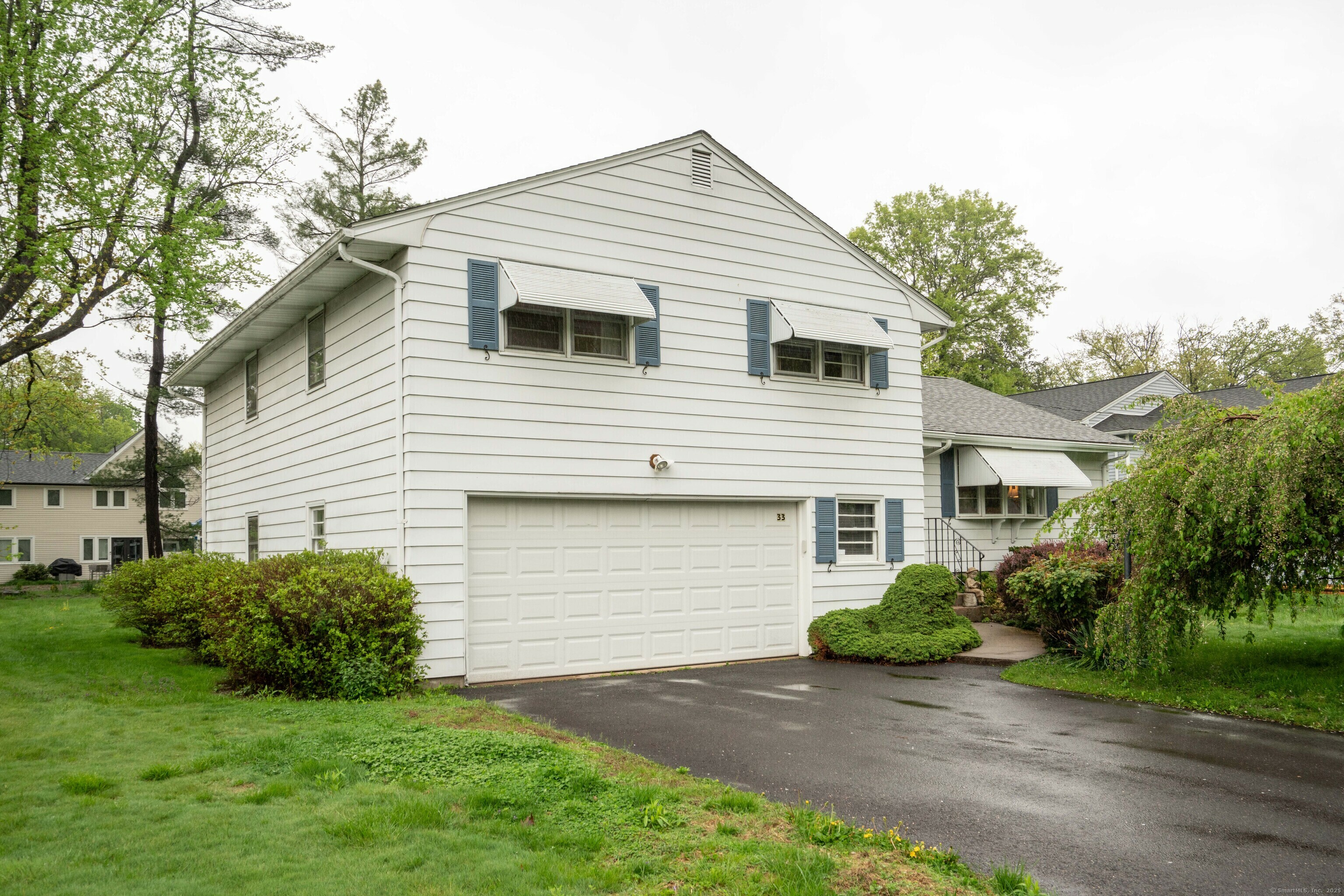 33 Stoneham Drive  West Hartford CT 06117 photo
