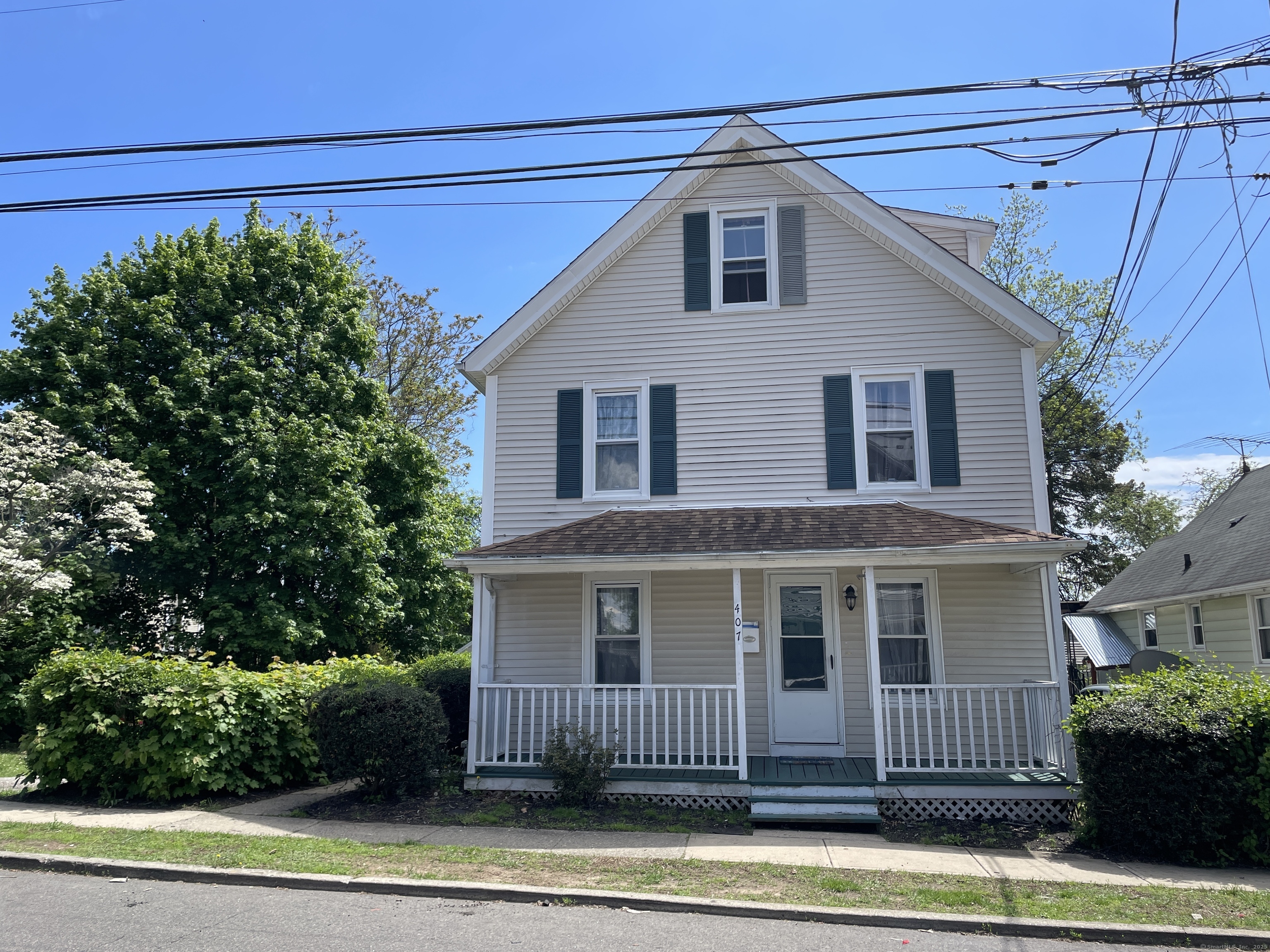 Property Photo: 407 Hollister Street CT 06615