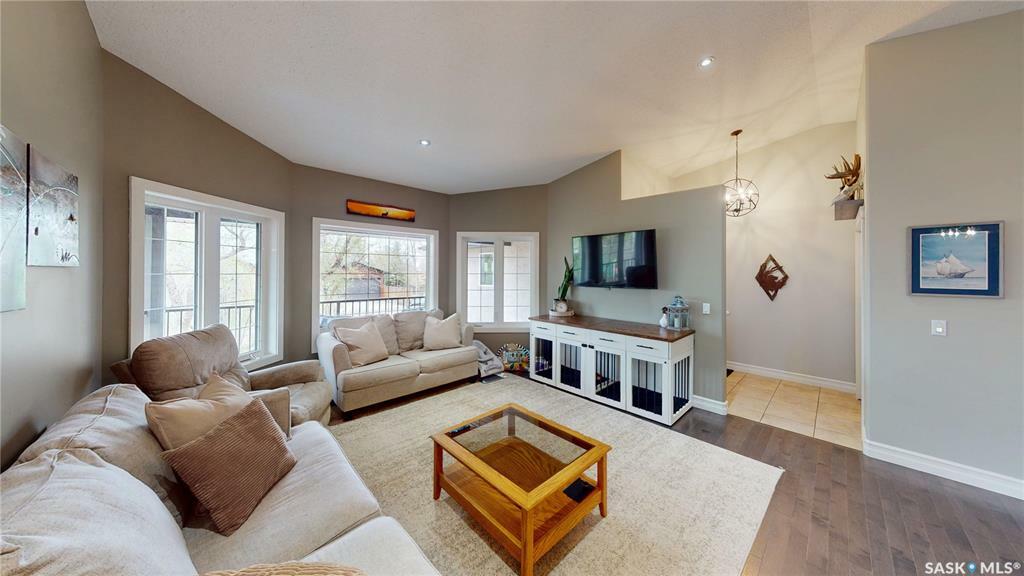 Property Photo:  471 Nicoll Avenue  SK S0G 4C0 