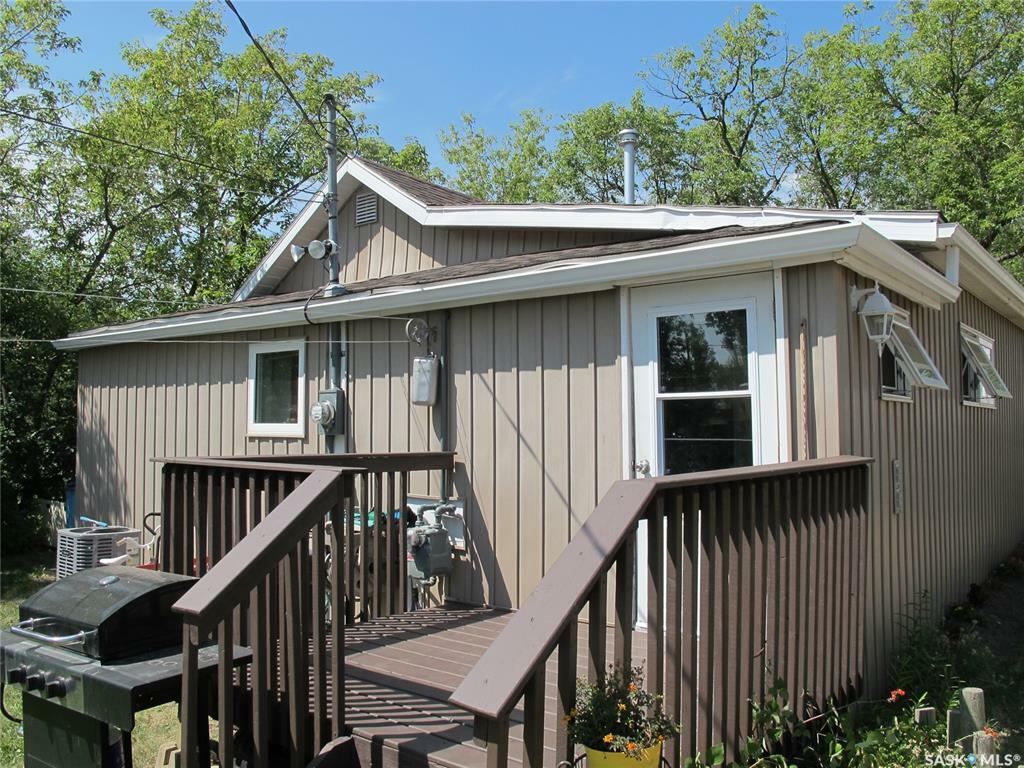 Property Photo: 614 Carbon Avenue SK S0C 0M0