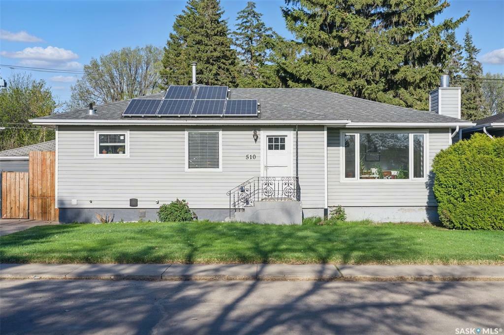 Property Photo: 510 T Avenue N SK S7L 3B6
