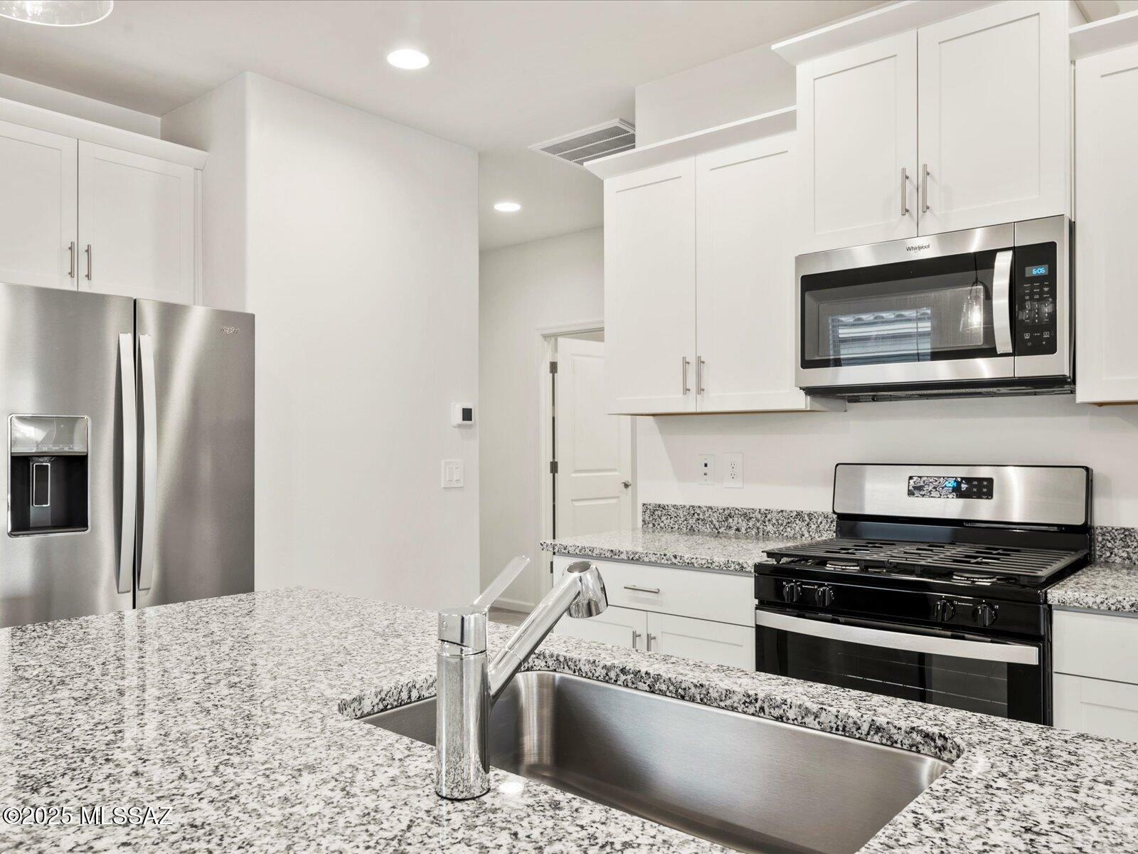 Property Photo: 9855 N Summerstone AZ 85743