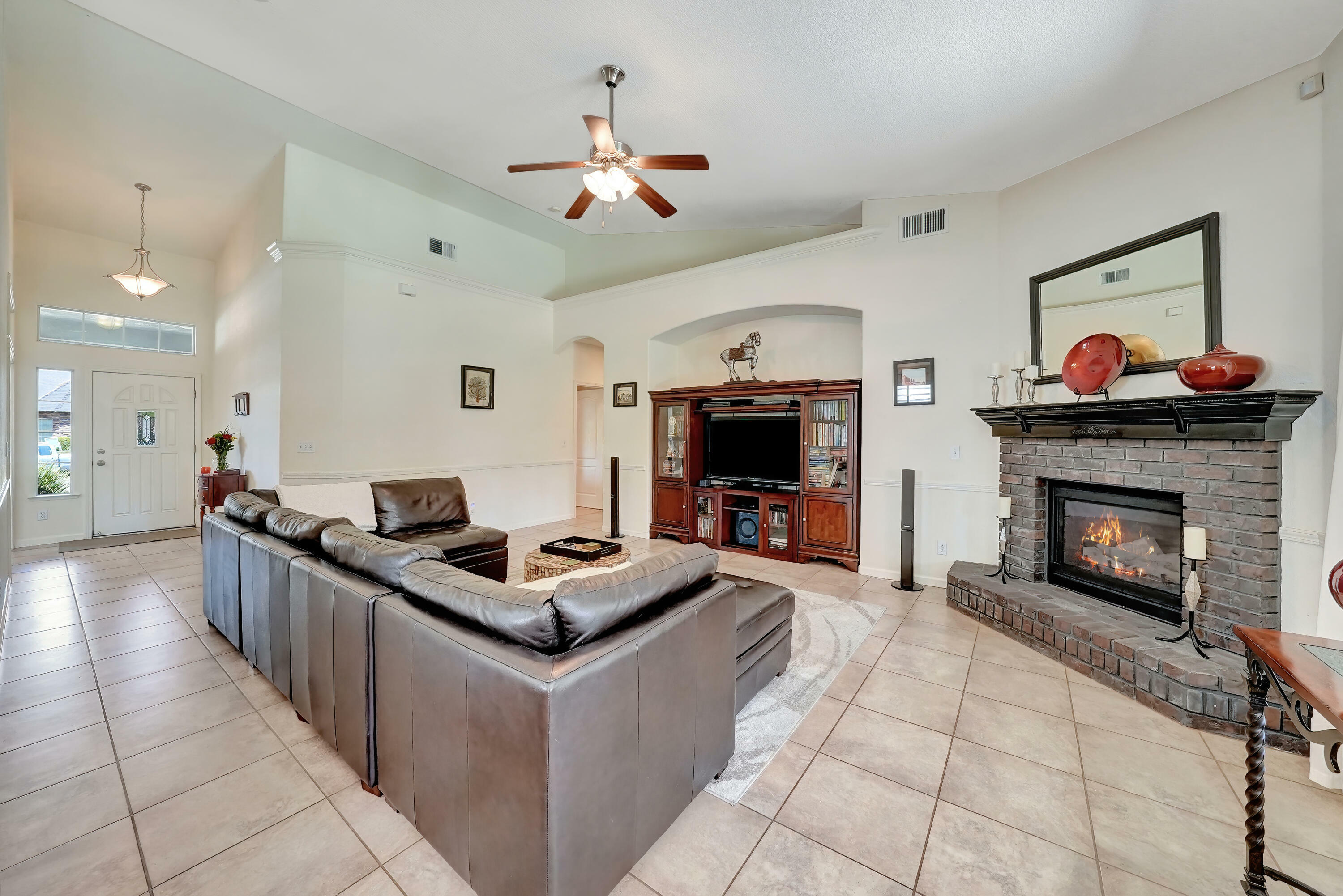 Property Photo: 6225 W School Avenue CA 93291