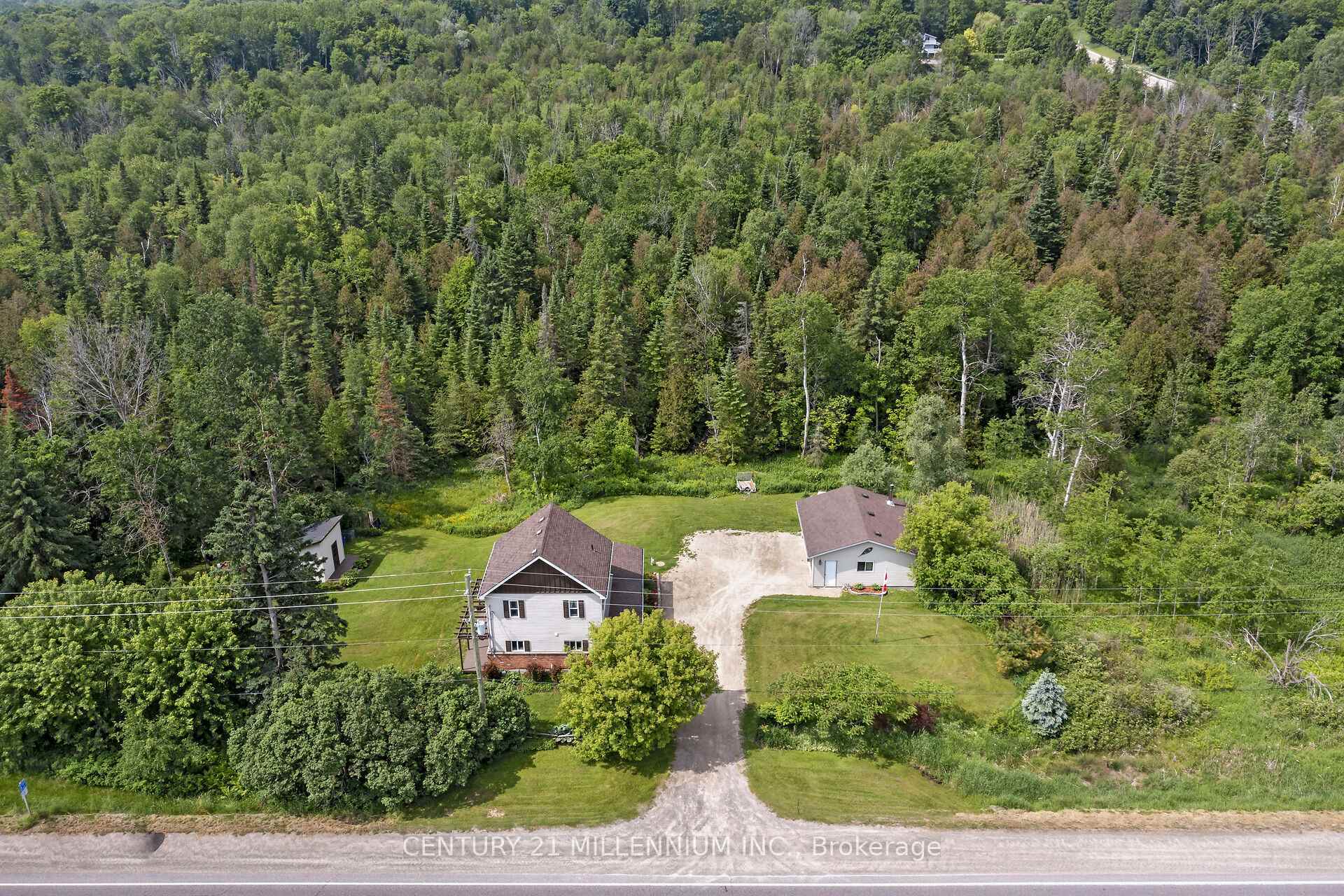 Property Photo: 5770 Trafalgar Road ON N0B 1Z0