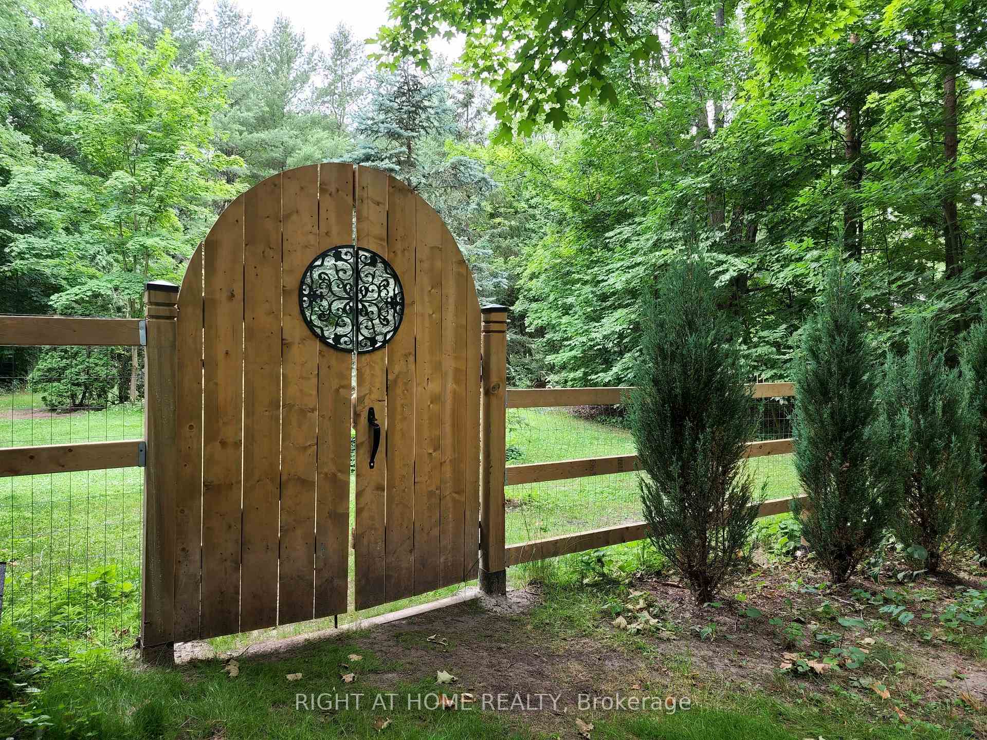 Property Photo: 4753 Cherry Street ON L4A 7X4