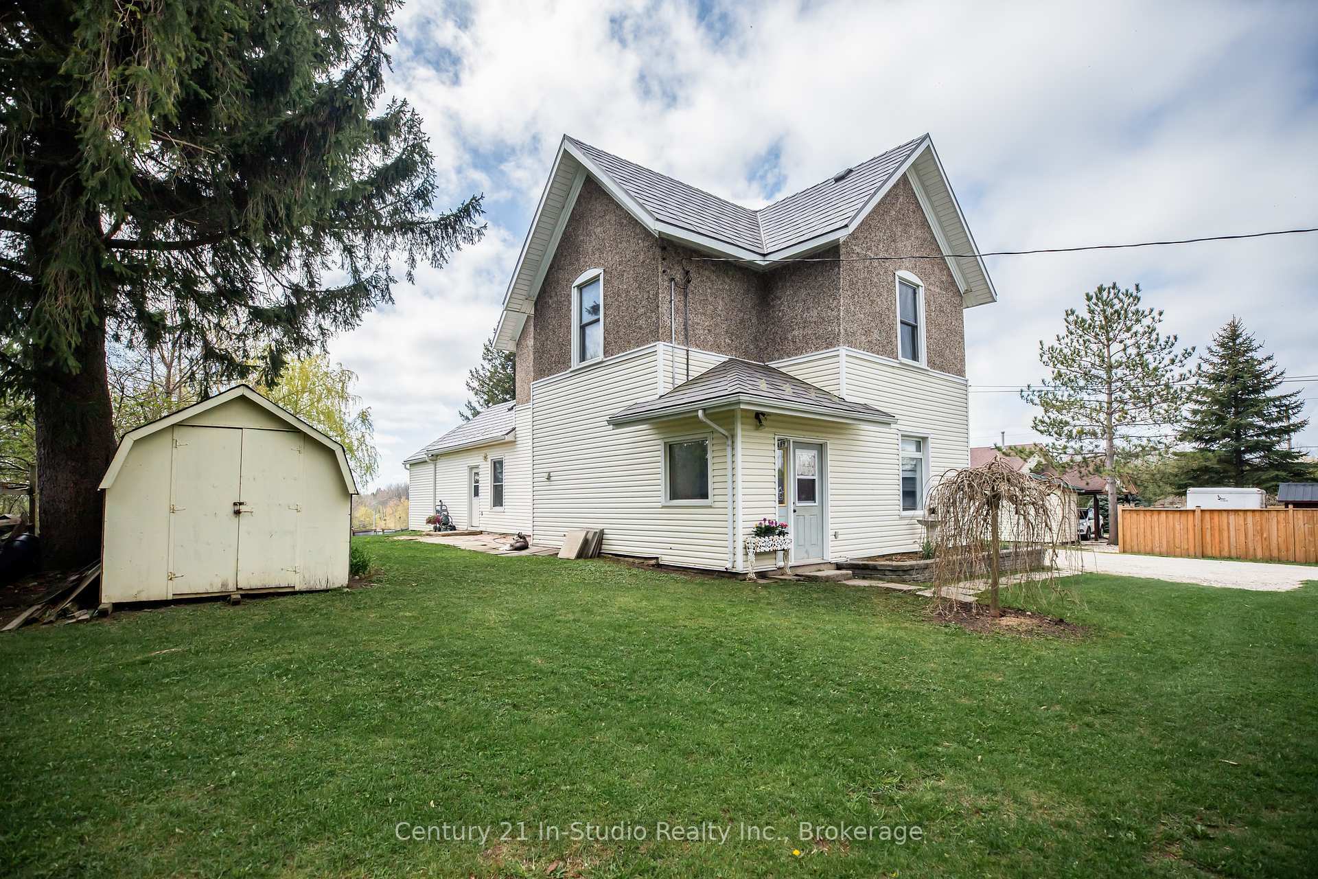489 Lambton Street W  West Grey ON N0G 1R0 photo