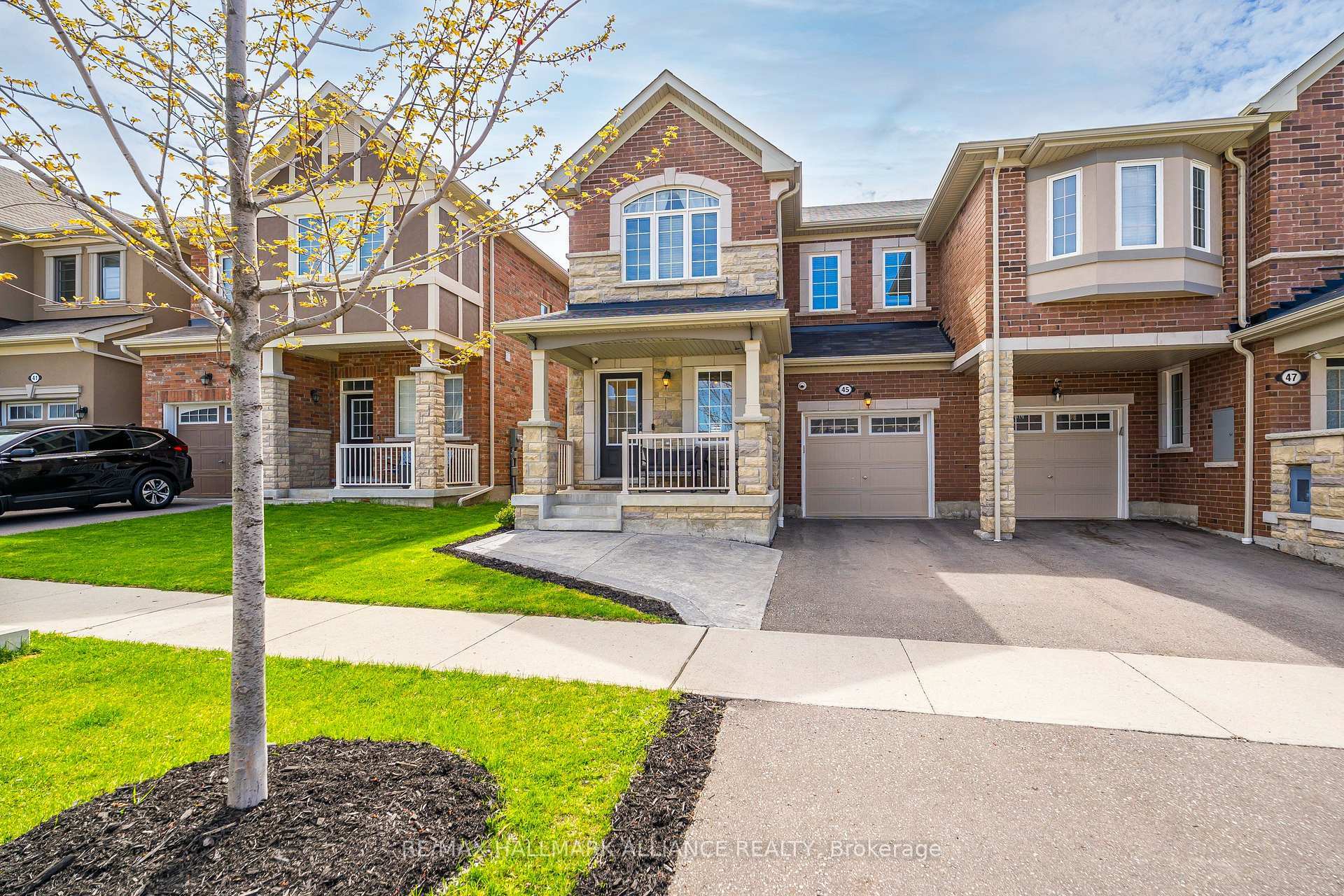 Photo de la propriété: 45 George Holley Street ON L1P 0G4