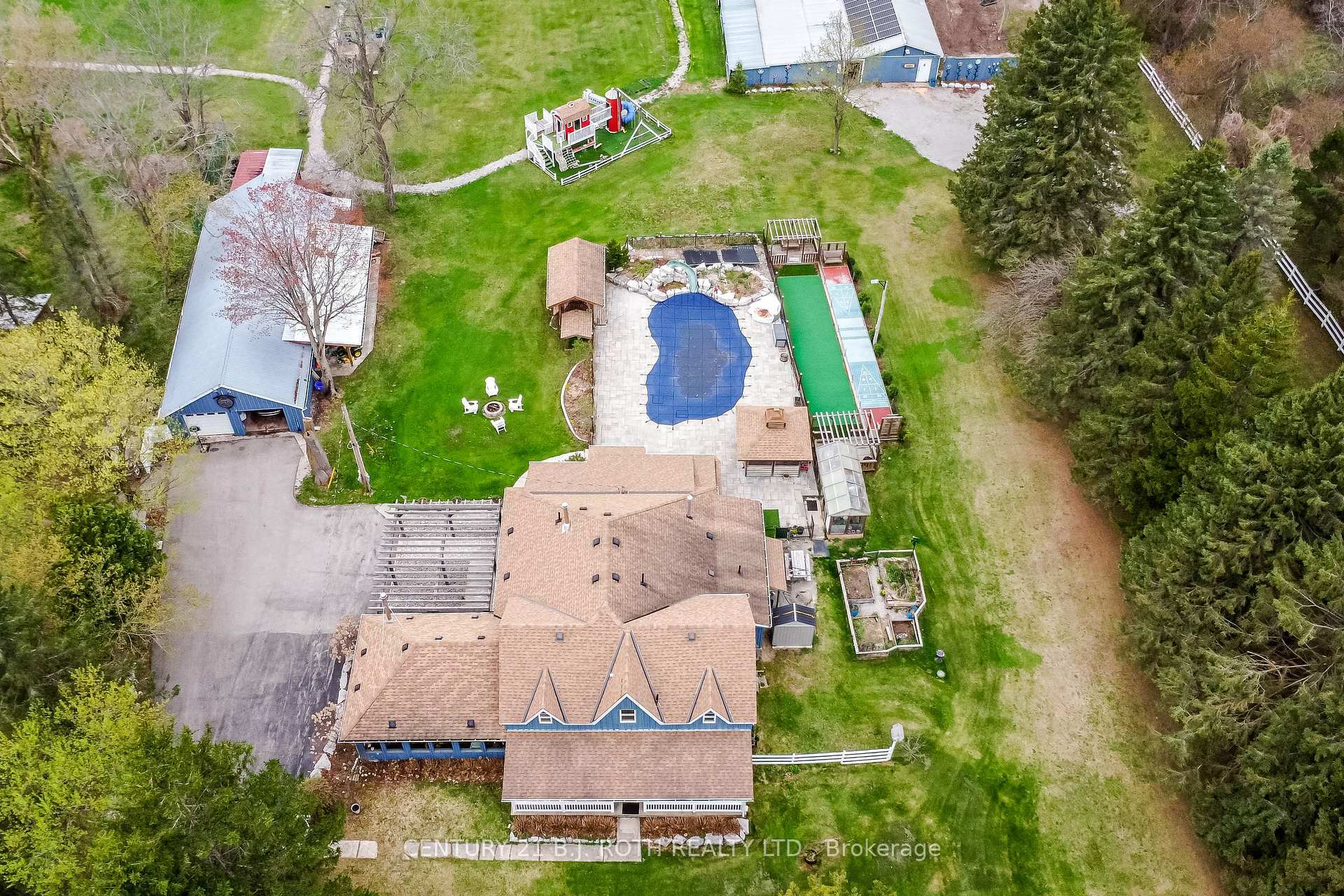 Property Photo: 8726 9th Line ON L0M 1T0