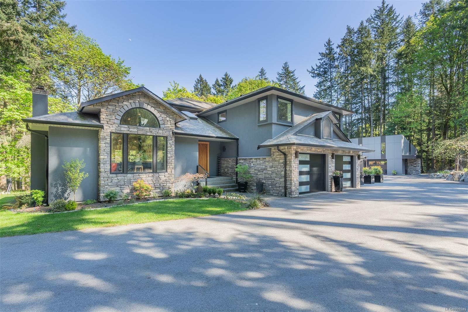 Property Photo: 851 Sayward Rd BC V8Y 1R5