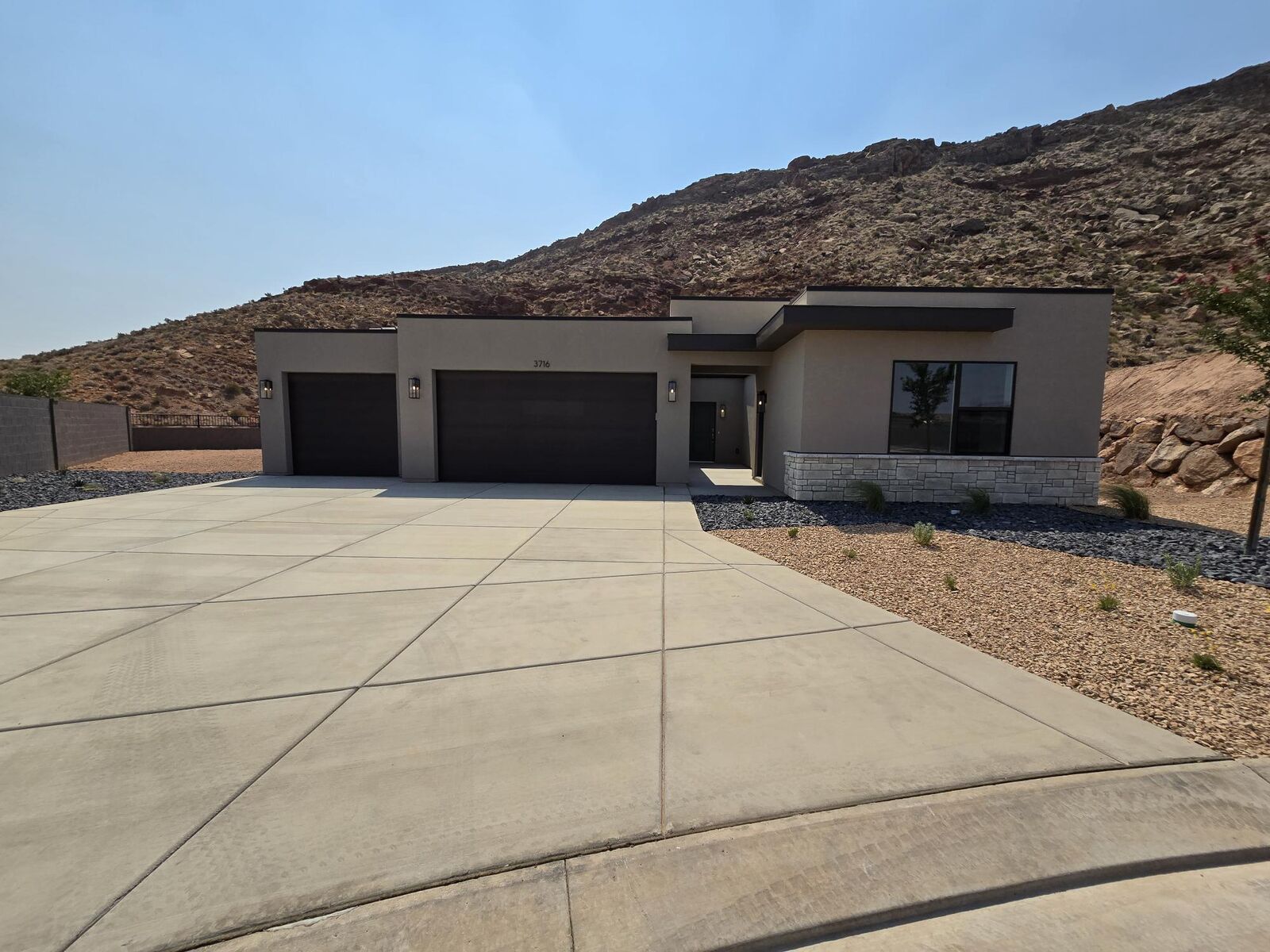 Property Photo:  3716 E Padre Cv 4094  UT 84780 
