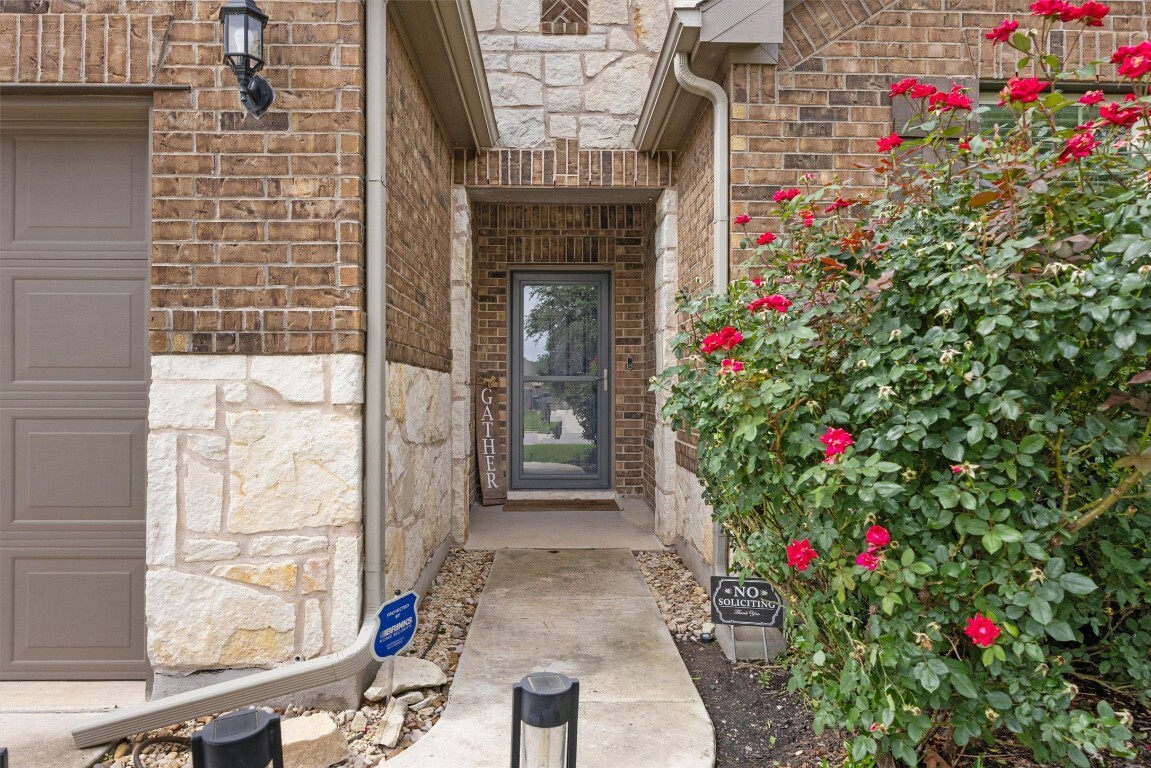 Property Photo: 7404 Leonardo Drive TX 78665