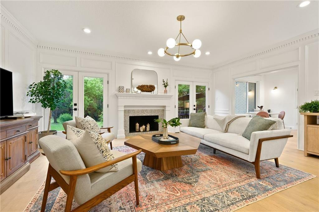 Property Photo: 1910 Holly Hill Drive TX 78746
