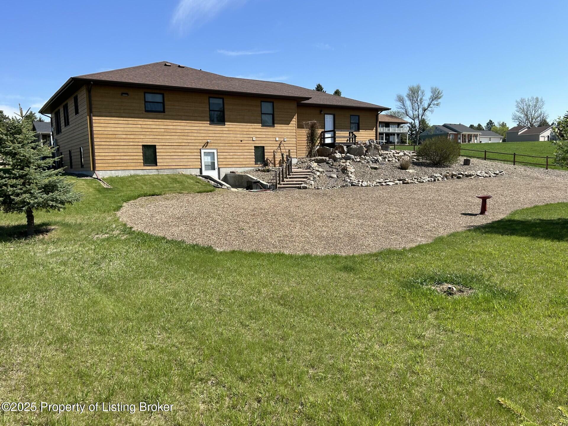 Property Photo:  199 N 11th Avenue  ND 58639 