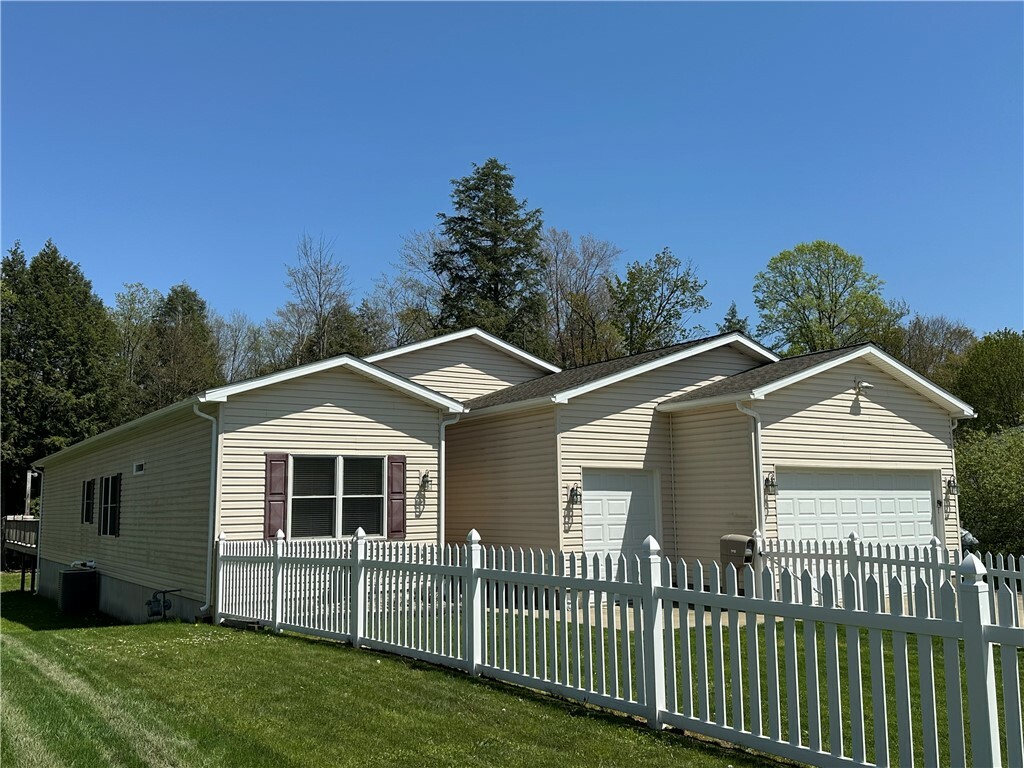 Property Photo: 910 Welsh Street PA 16735