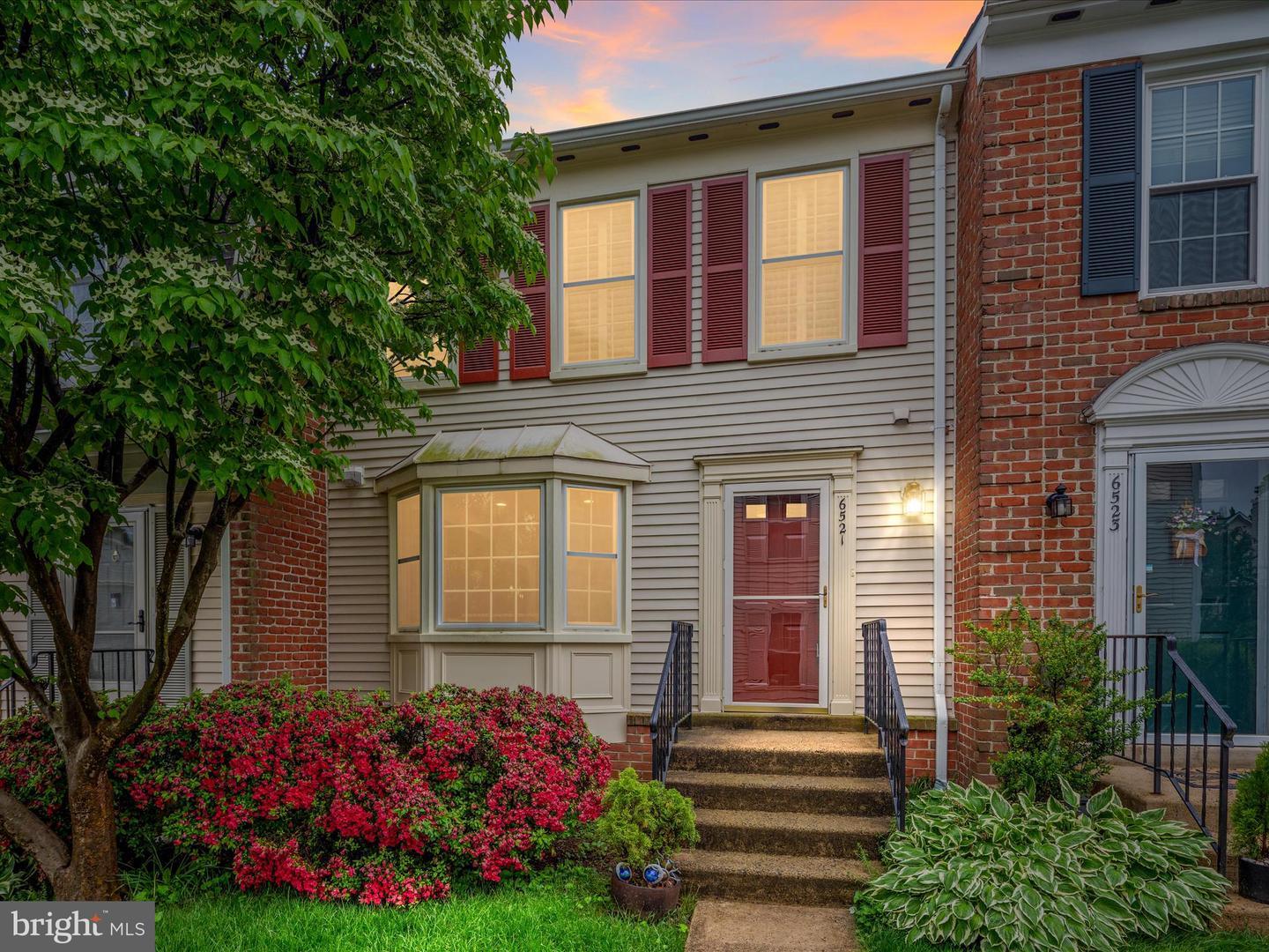 Property Photo: 6521 Kemper Lakes Court VA 22312