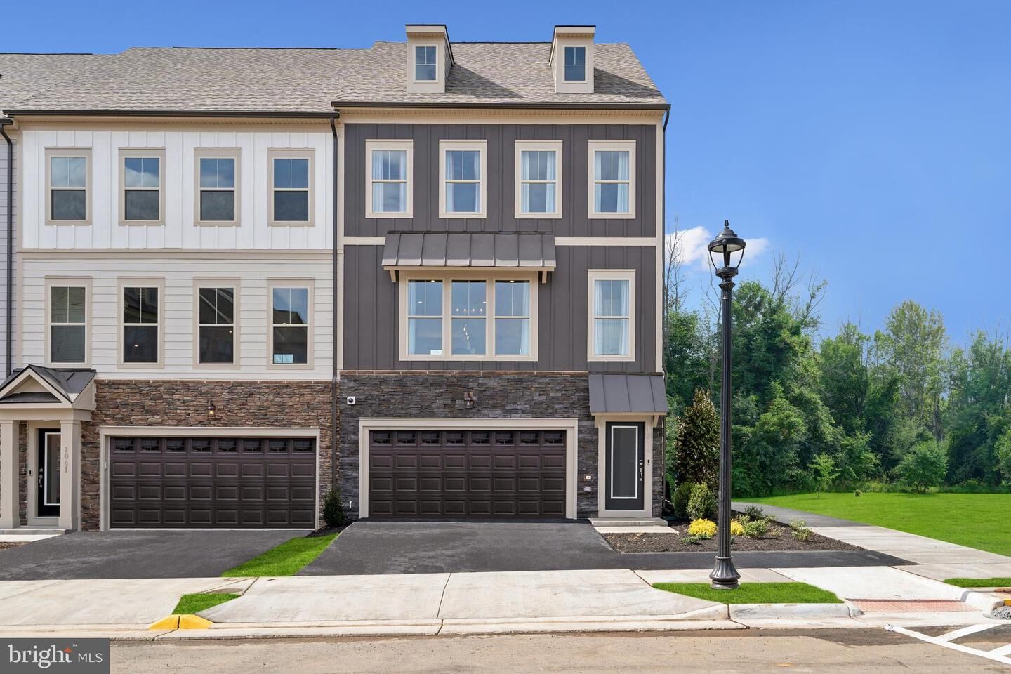 Property Photo:  1057 Venifena Terrace SE  VA 20175 