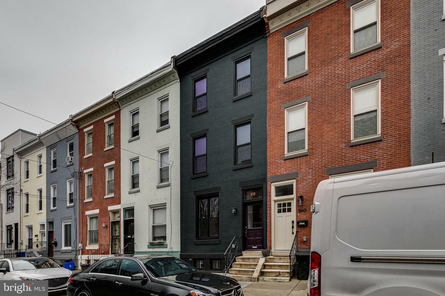Property Photo:  858 Perkiomen Street  PA 19130 
