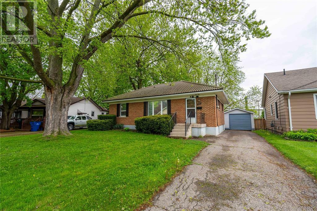 Property Photo: 42 Warwick Drive ON N8A 3N4