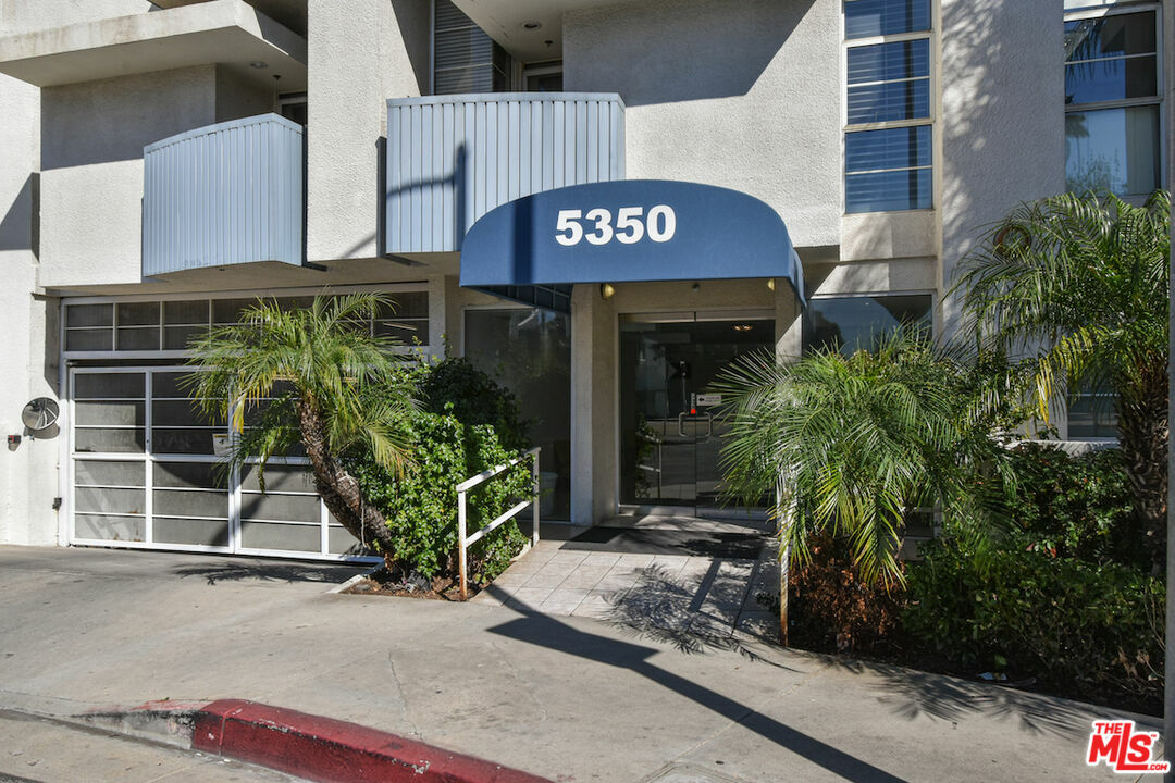 Property Photo: 5350 White Oak Ave CA 91316