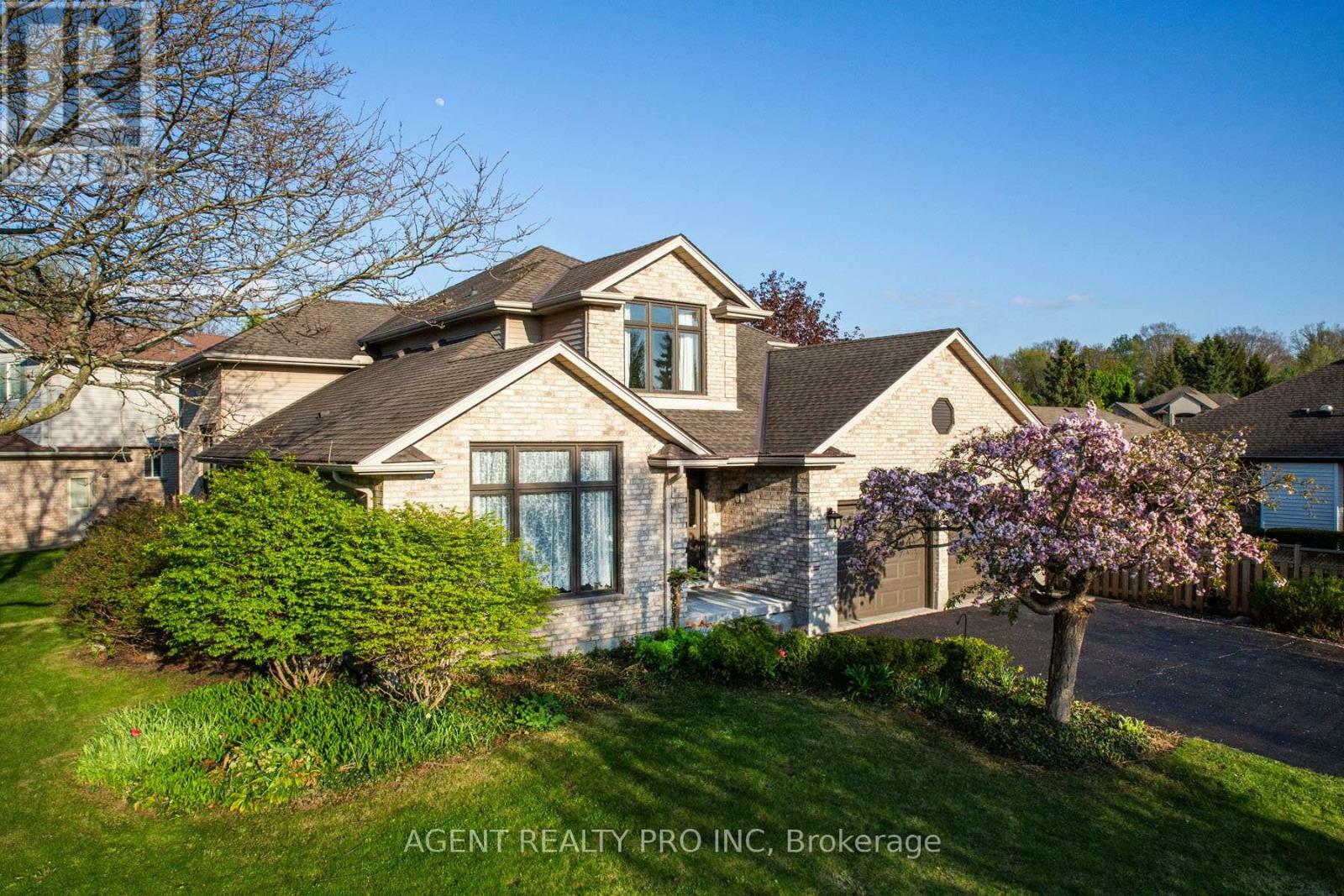 Property Photo: 55 Moraine Crescent ON N6G 4Z1
