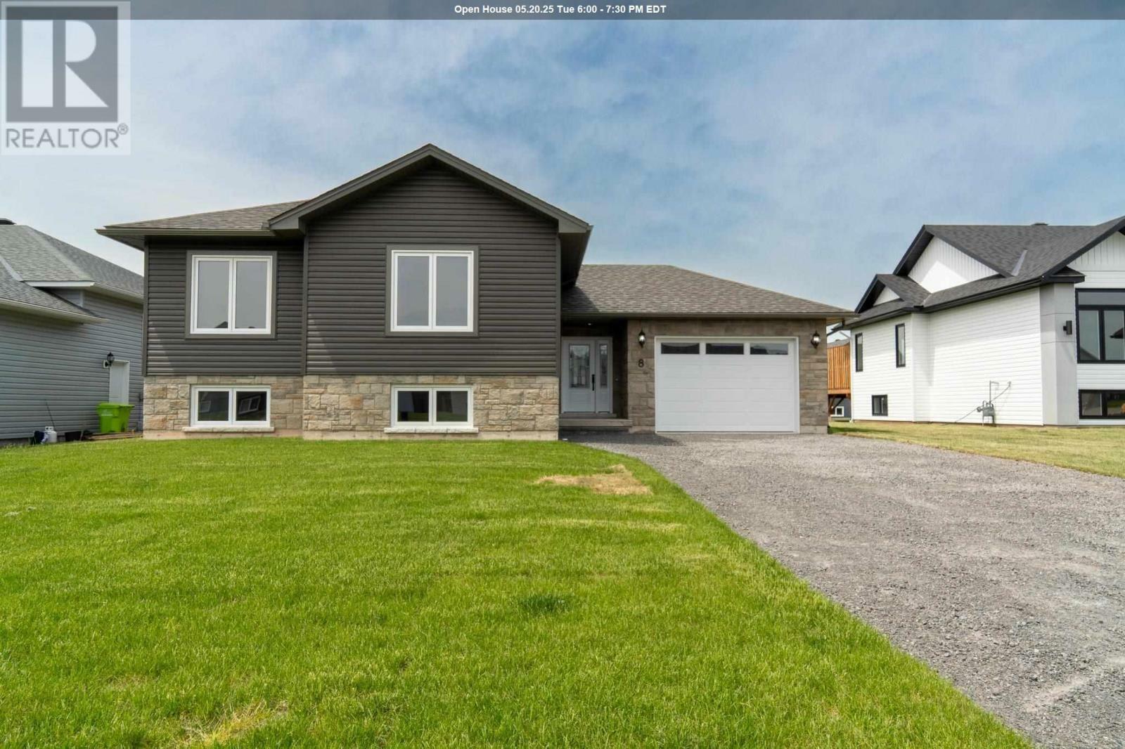 8 Noah Dr  Sault Ste. Marie ON P6C 6E6 photo