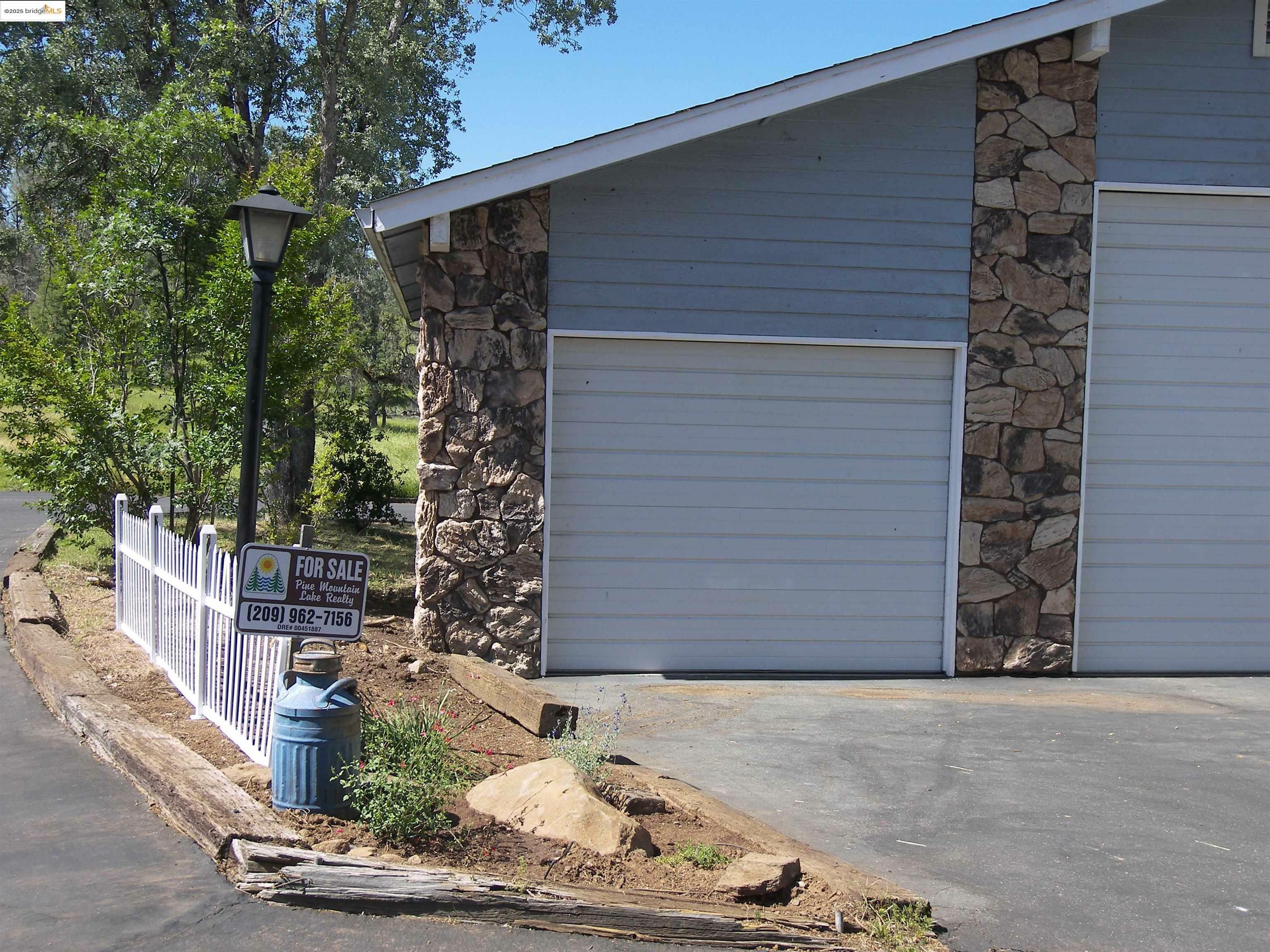 Property Photo: 22857 Rolling Woods Dr. CA 95321