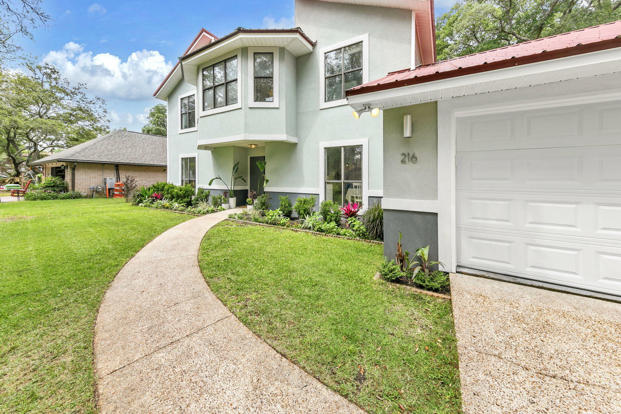Property Photo: 216 E Dominica Circle FL 32578