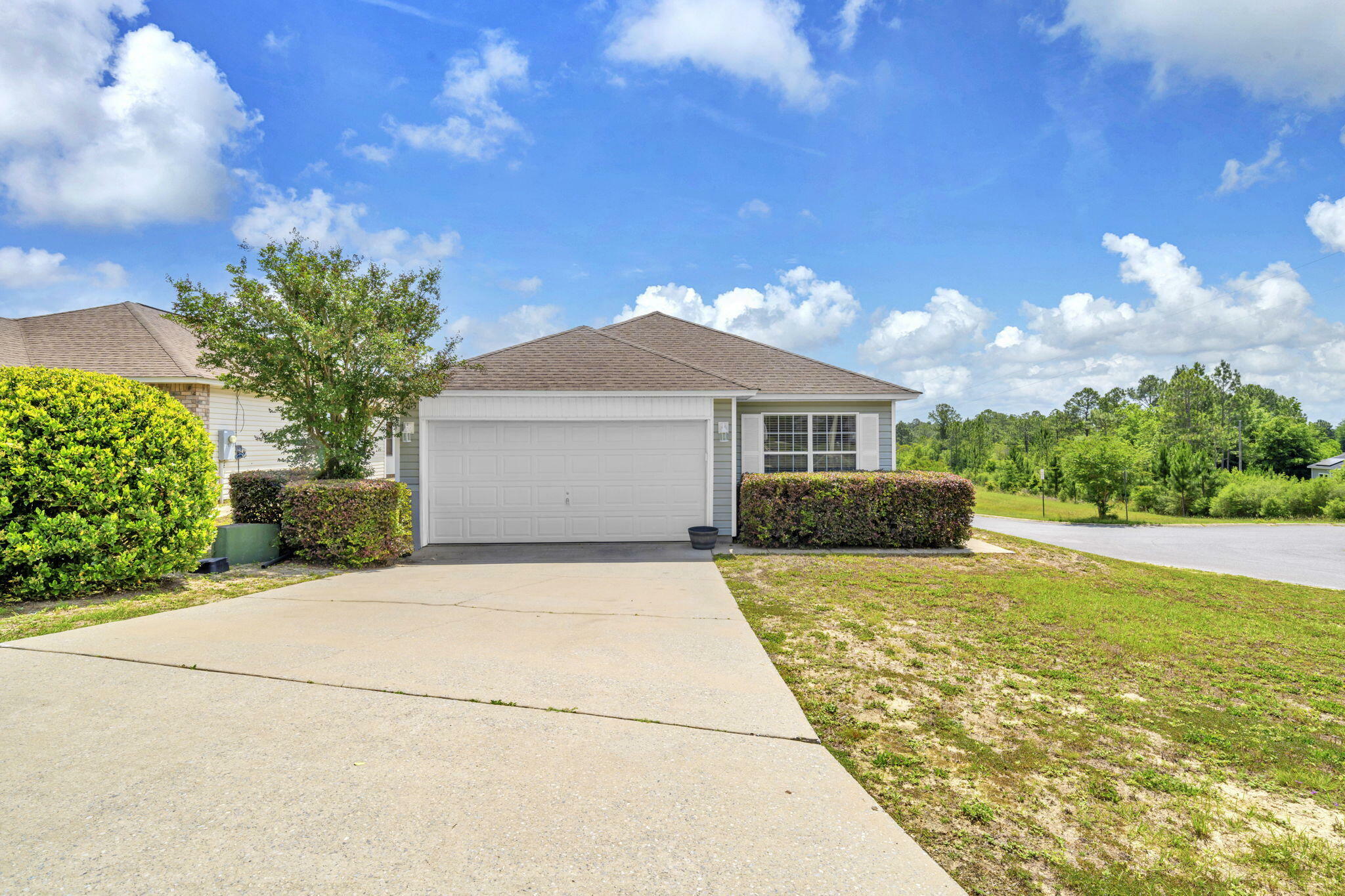 Property Photo: 105 Nivana Drive FL 32536