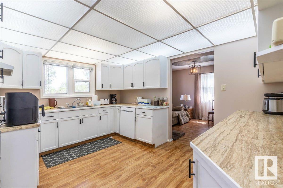 Property Photo: 475047 Rge Road 264 AB T0C 1Z0