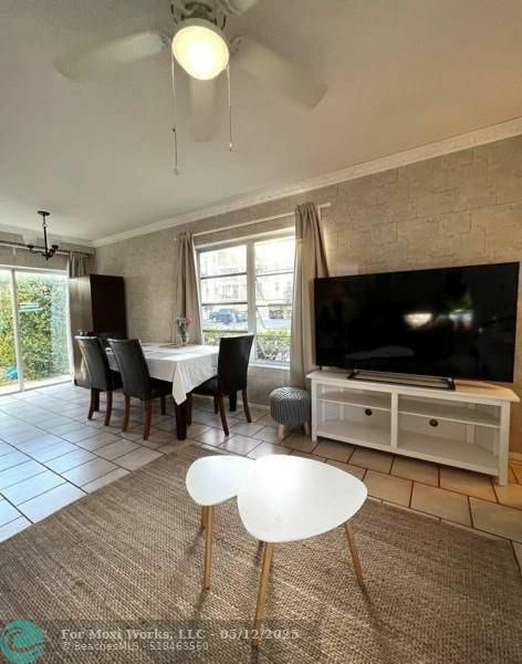 Property Photo: 4652 Poinciana St 1 FL 33308