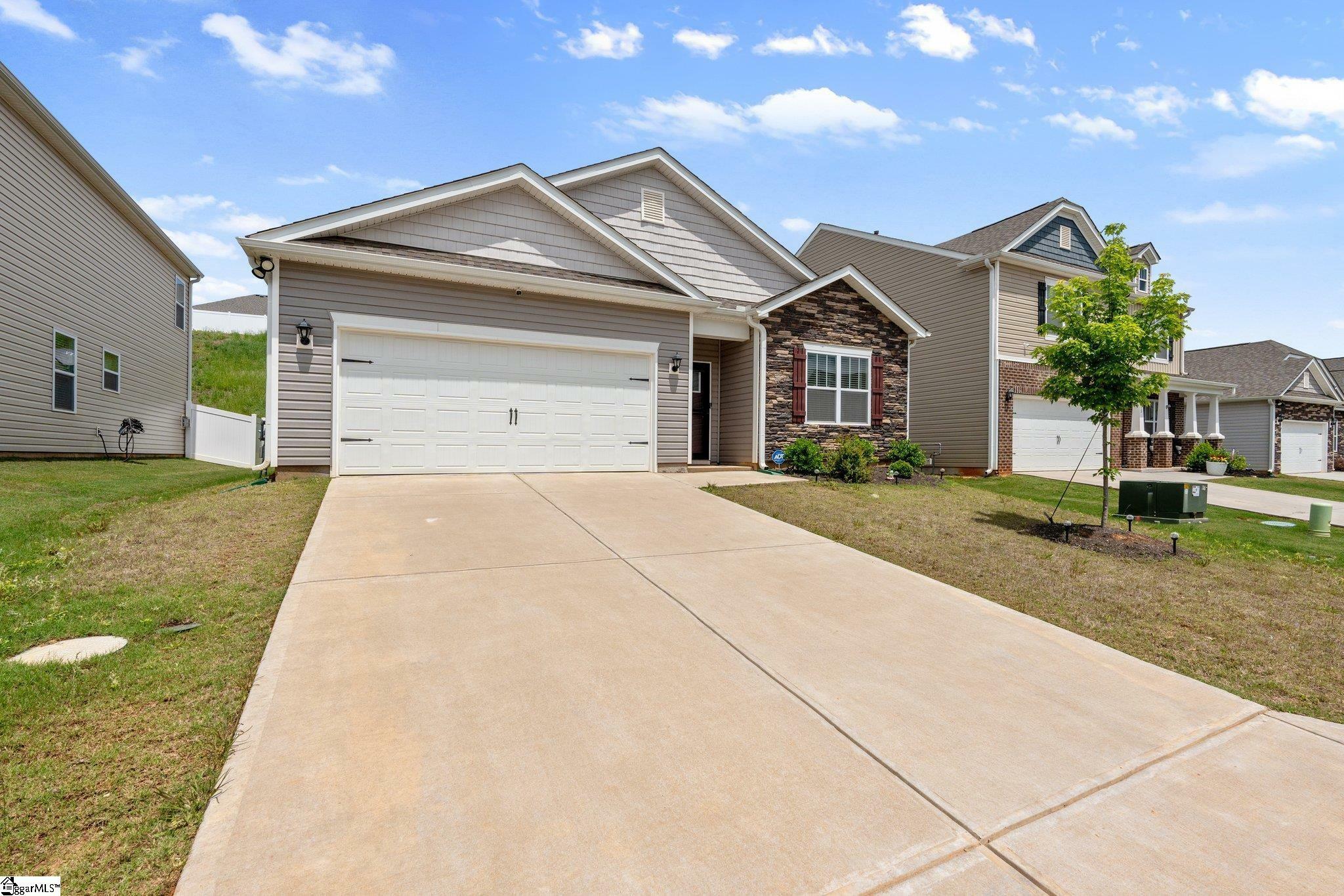 Property Photo: 51 Oak Edge Lane SC 29651