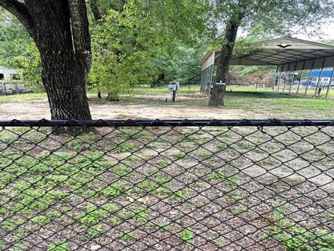 Property Photo: 179 Somerset TX 77351