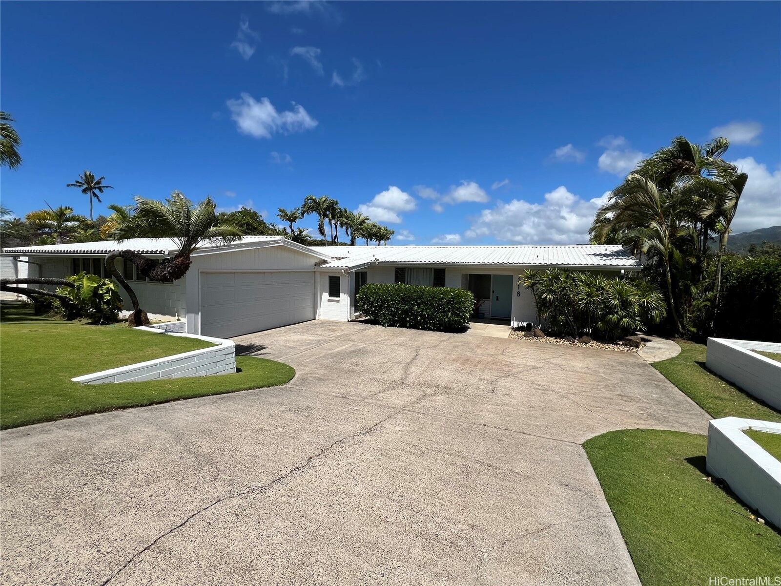 Property Photo:  118 Kalalau Street  HI 96825 