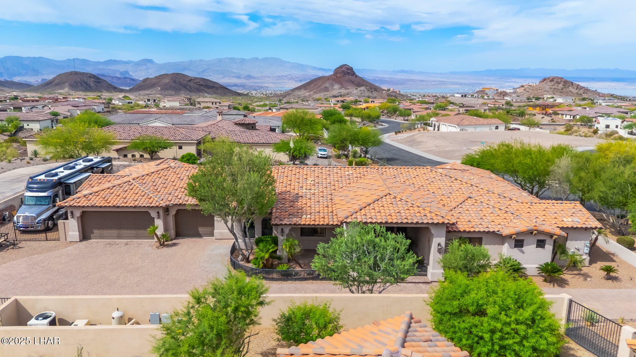 6010 Circula De Hacienda  Lake Havasu City AZ 86406 photo