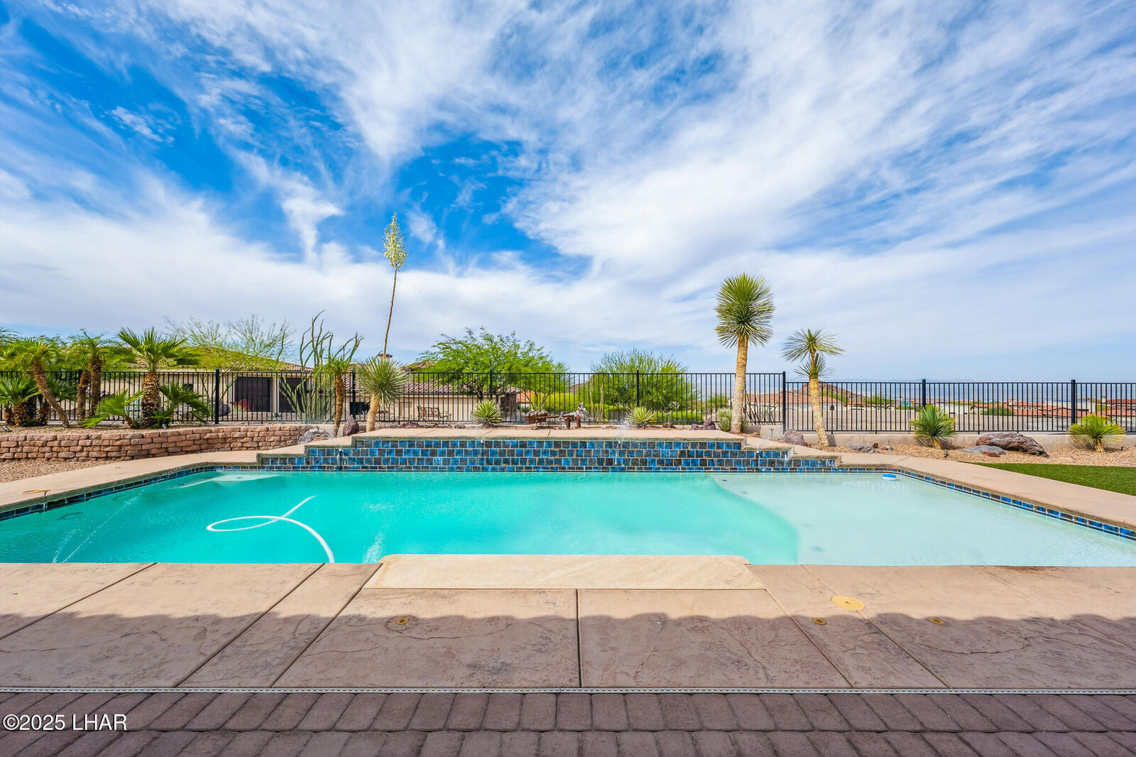 Property Photo: 6010 Circula De Hacienda AZ 86406