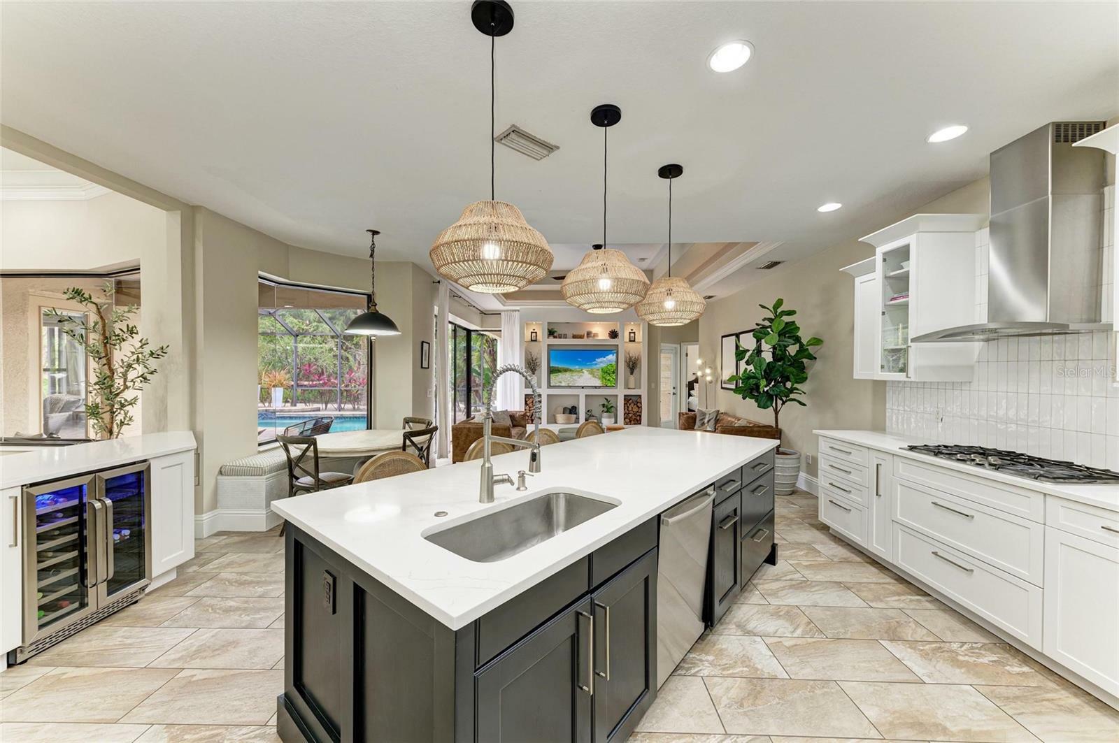 Property Photo: 6674 Coopers Hawk Court FL 34202
