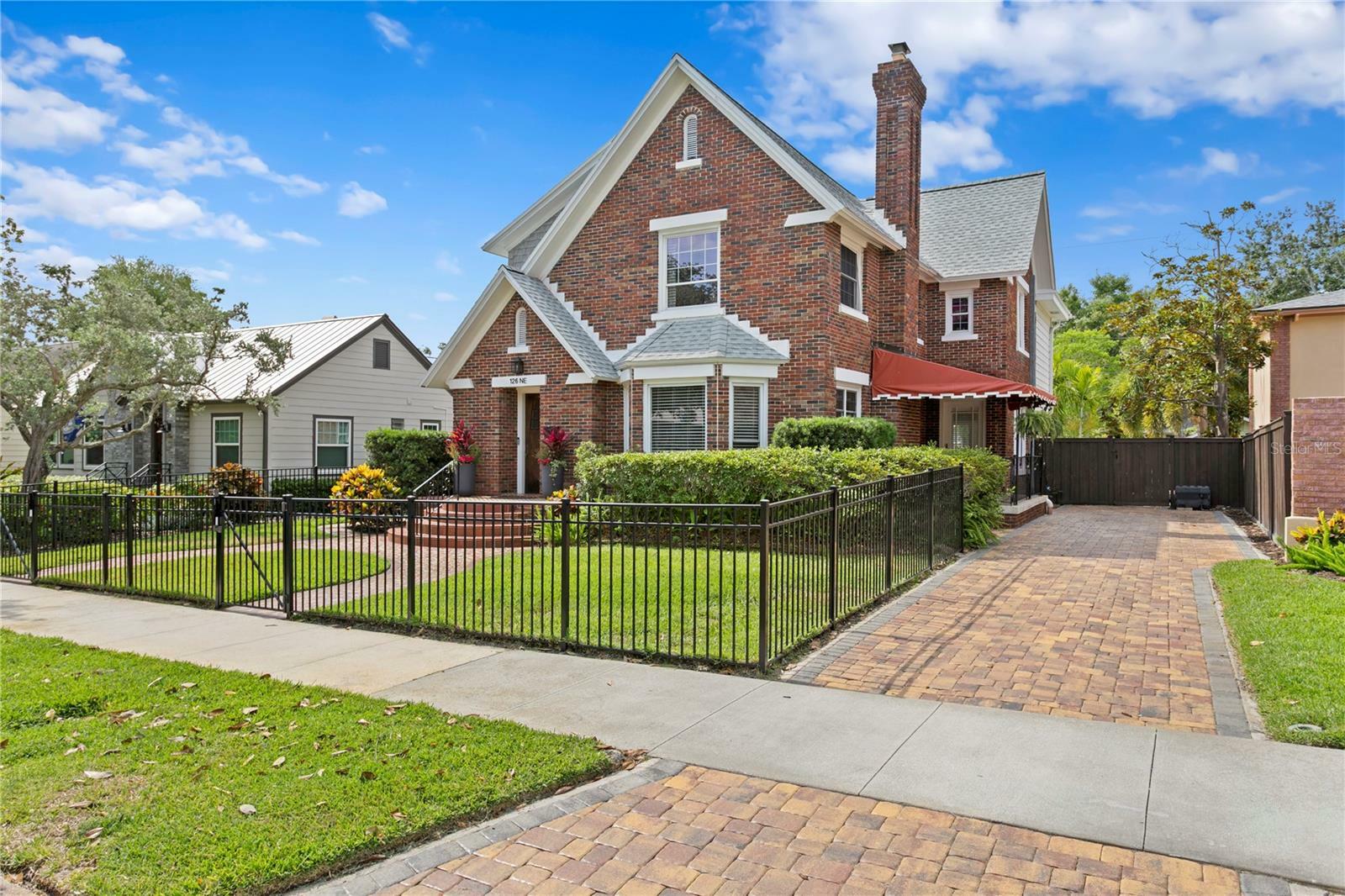 126 14th Avenue NE  St Petersburg FL 33701 photo