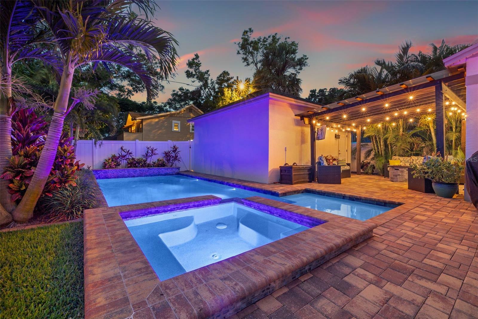 Property Photo: 1436 30th Avenue N FL 33704