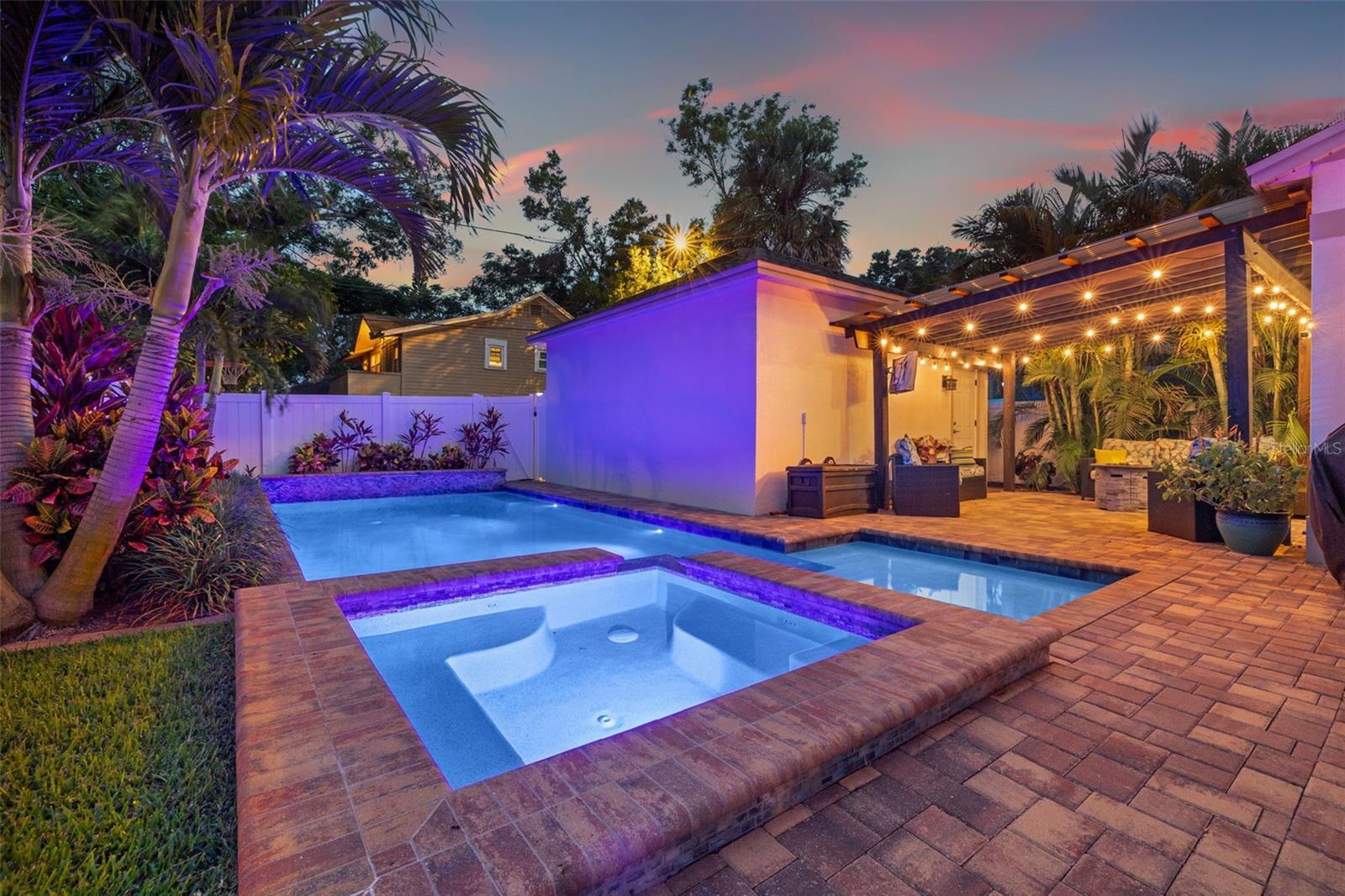 Property Photo: 1436 30th Avenue N FL 33704