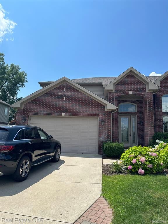 Property Photo:  949 Grand Vista  MI 48085 4944 