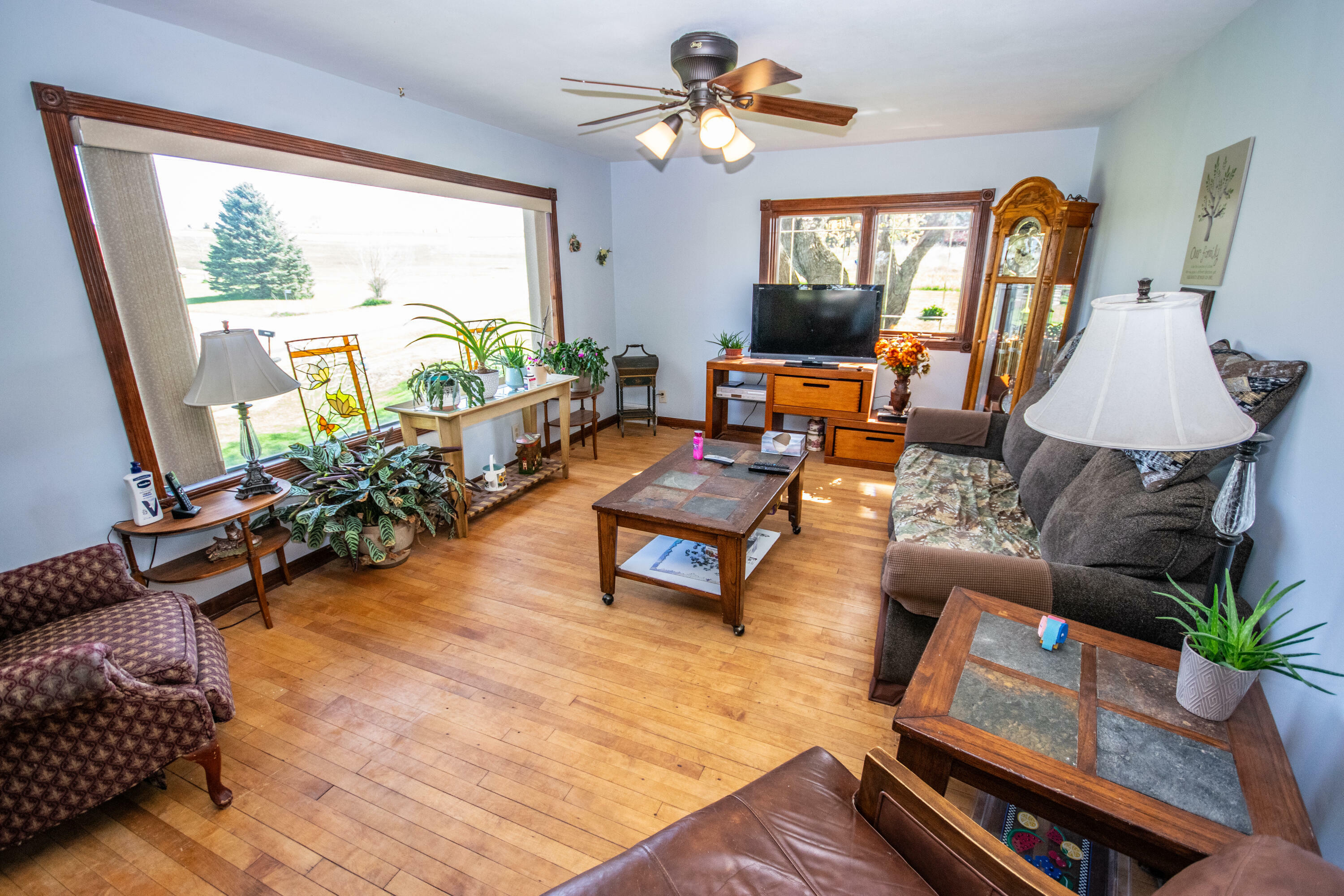 Property Photo: 5291 Deer Rd WI 53027